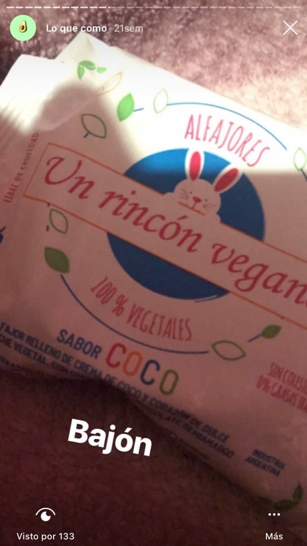 photo of Un Rincón Vegano Alfajor de Coco shared by @jenniferchavess on  09 Dec 2019 - review