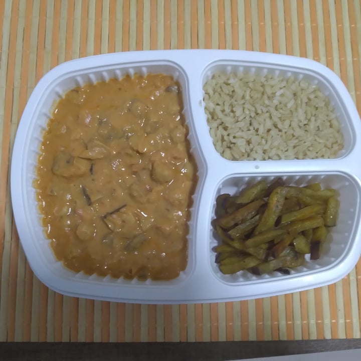 review photo of LeVeg strogonoff de cogumelos com grão de bico shared by @denisegarcia on 20 Jun 2022 - review