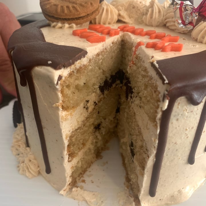 photo of LEVEL V BAKERY Peanut butter cake shared by @livluvtofu on  22 May 2021 - review