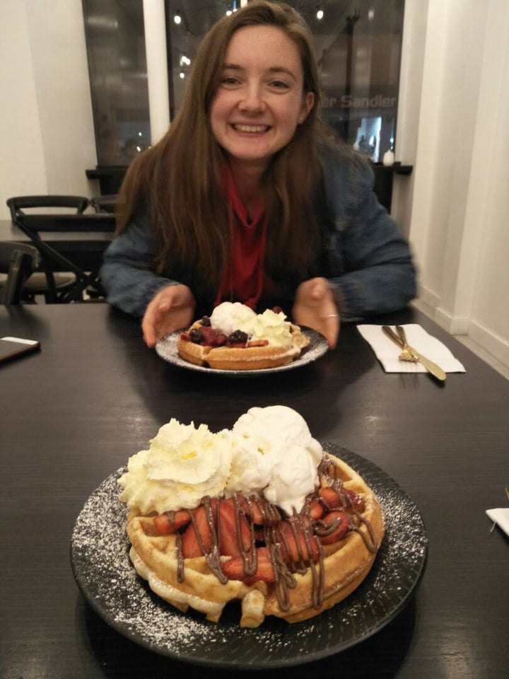 photo of Charlie's Dessert House Strawberry and nutella waffles shared by @bonniea on  05 Jul 2019 - review
