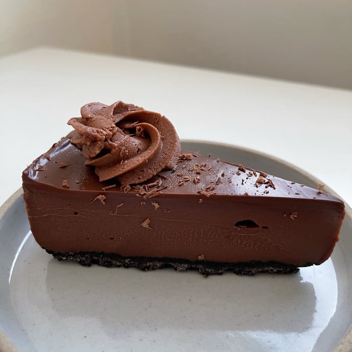 photo of Nique's Vegan Desserts Chocolate Lovers Cheesecake shared by @bshade on  17 May 2021 - review