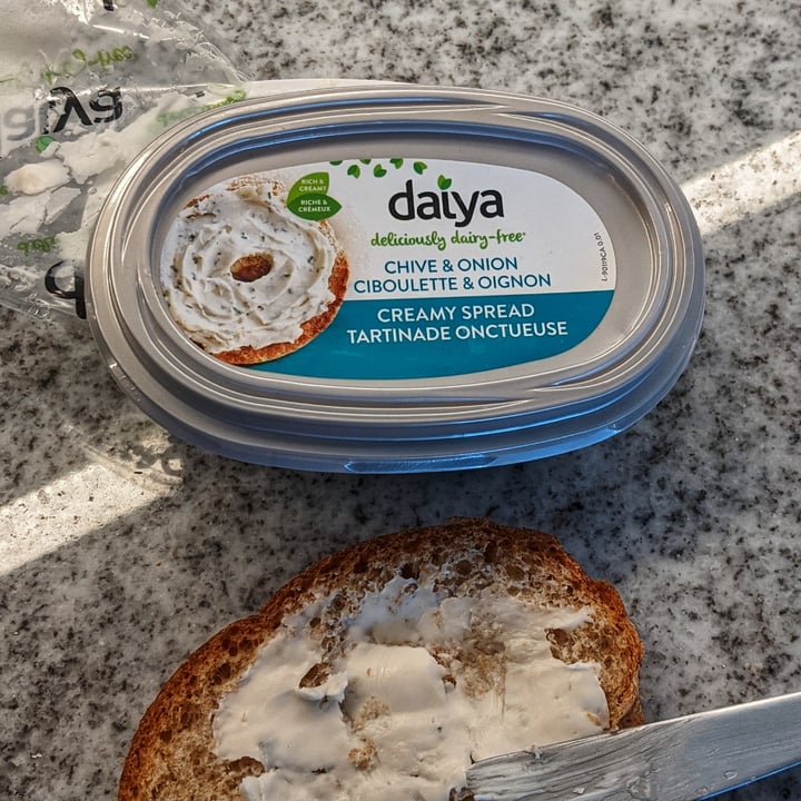 photo of Daiya Chive & Onion Cream Cheeze Style Spread shared by @stormm on  02 Apr 2021 - review