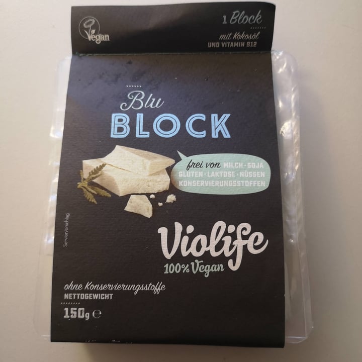 review photo of Violife Blu block shared by @cowlve on 27 Jan 2021 - review