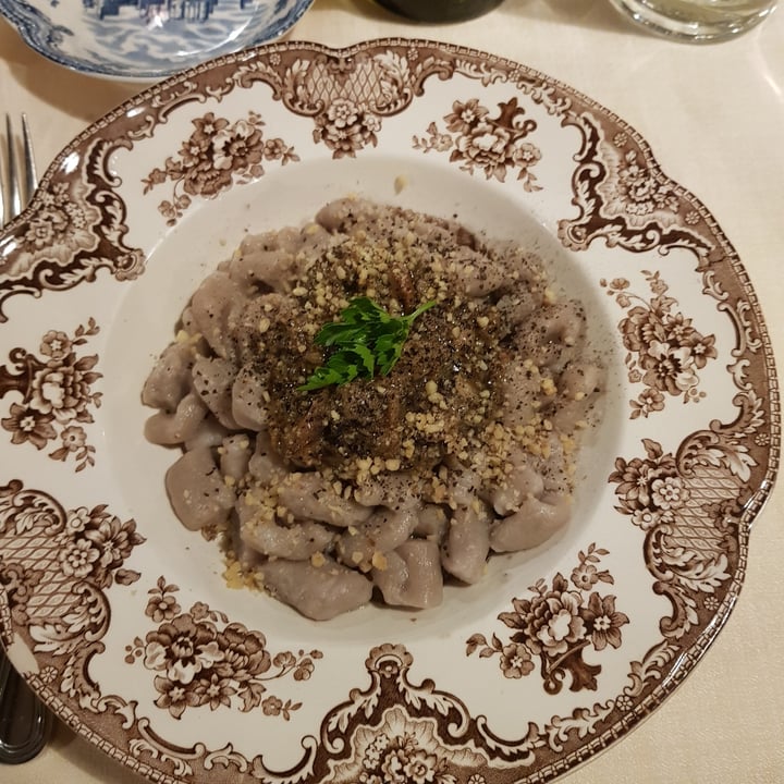 photo of Trattoria La Brinca Gnocchi di castagne al sugo di funghi e nocciole shared by @manuelalmp on  10 Apr 2022 - review