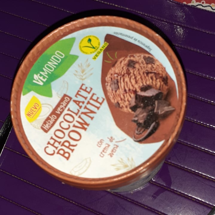 review photo of Vemondo Helado Vegano Chocolate Brownie shared by @luz22 on 13 Aug 2021 - review