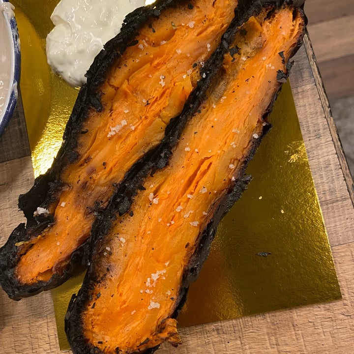 review photo of Miznon Singapore batata shared by @vegan-everafter on 03 Aug 2022 - review