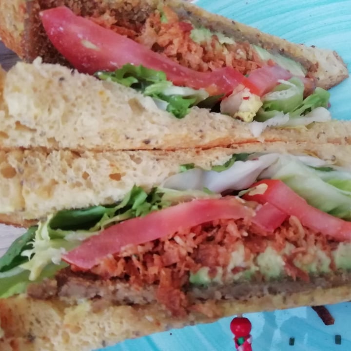 review photo of La Más Bonita Patacona Club sandwich especial shared by @beatriu on 22 Jun 2020 - review