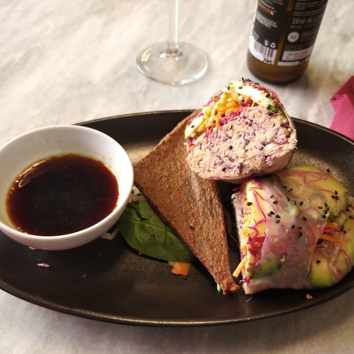 review photo of Botanica Lab Cucina Spring rolls shared by @lucifer98 on 11 Aug 2022 - review
