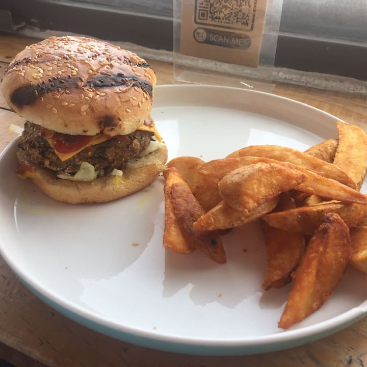 photo of Vegattos Hamburguesa Crispy shared by @zullybee on  11 Apr 2022 - review