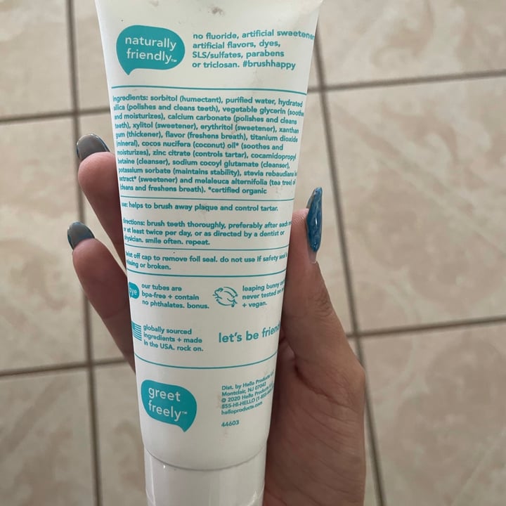 photo of Hello Antiplaque and whitening fluoride free toothpaste shared by @calditodemazapan on  11 Aug 2021 - review