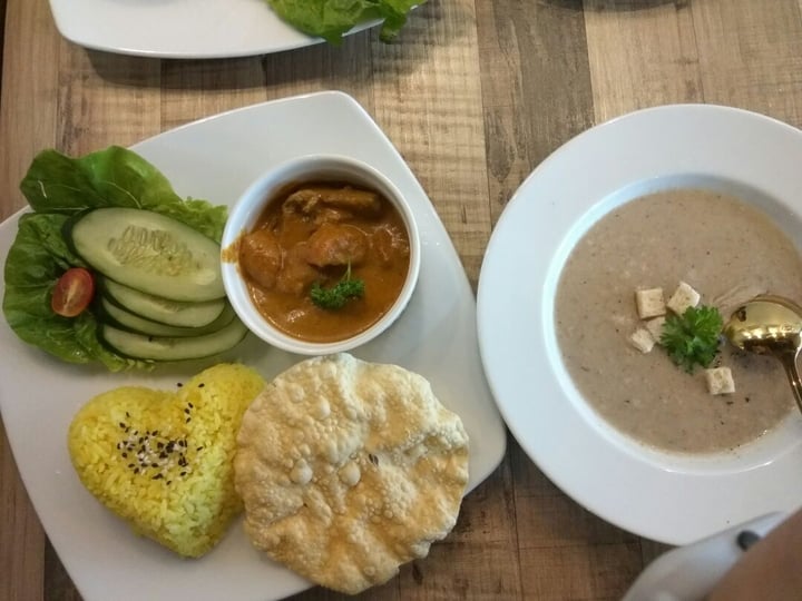 photo of Brown Poodle Cafe Rendang Lunch Set shared by @skteh on  24 Nov 2019 - review