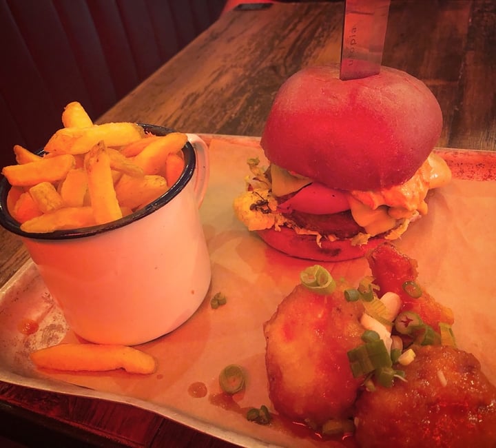 photo of BrewDog DogTap Vegan Burger shared by @simplyhan on  29 Feb 2020 - review