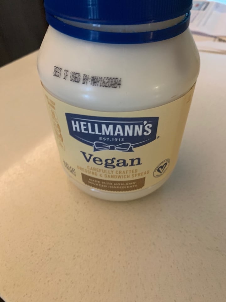 photo of Hellmann’s Hellman’s Vegan Mayonnaise shared by @crlins on  23 Nov 2019 - review
