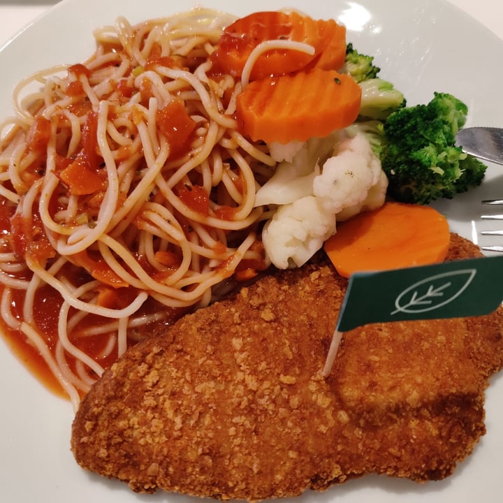 photo of IKEA Tampines Plant-based schnitzel and spaghetti with tomato sauce shared by @fourdollars on  03 Apr 2022 - review