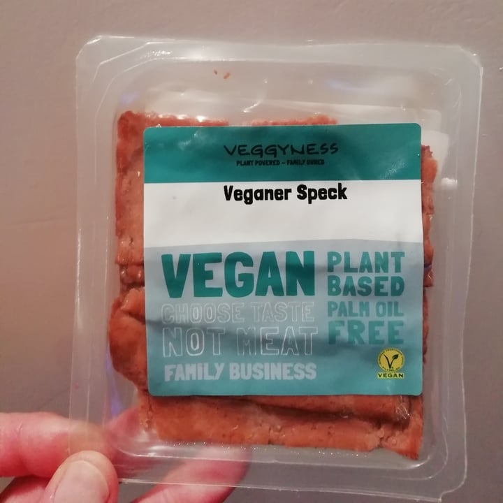 photo of Veggyness Veganer Speck shared by @rominella on  01 Feb 2022 - review