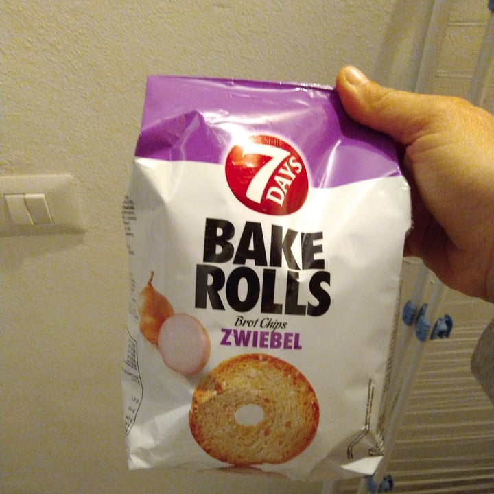 photo of 7 Days Bake Rolls Zwiebel shared by @lasilviavegana on  14 Apr 2021 - review