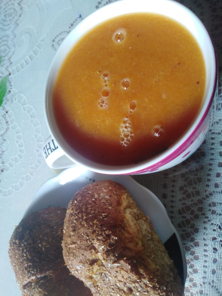 photo of La Naturaleza Jugo de papaya con pan integral shared by @gemmafuentes on  29 Feb 2020 - review