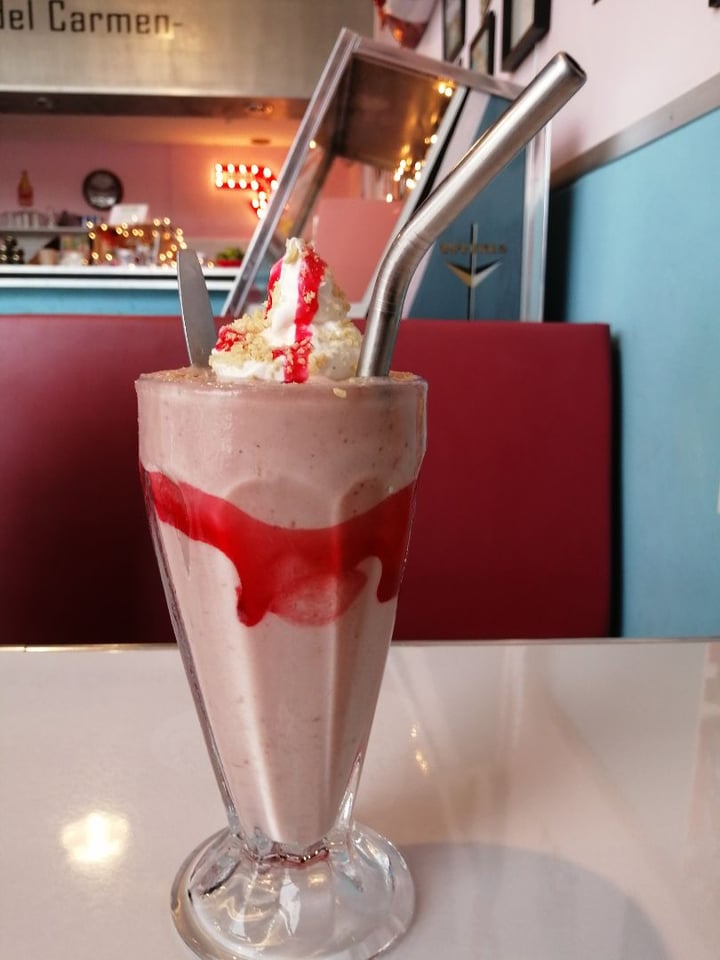 photo of COMET 984 - 50's Diner Strawberry Milkshake shared by @maruvegana on  19 Jan 2020 - review