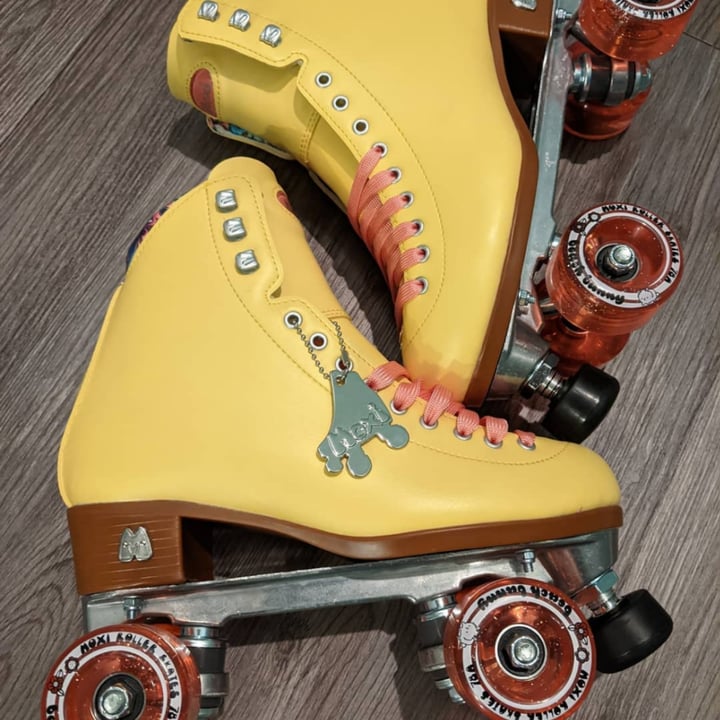 photo of Roller girl Moxi Bunny Roller Skates shared by @melanatedvegan on  16 Jan 2021 - review