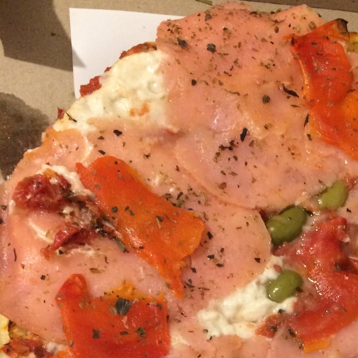 photo of Flipper Pizza Pizza De Jamón Y Morrones shared by @camidobler on  28 Mar 2021 - review