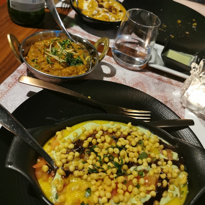 review photo of Punjab Grill & Bar Dal Chat e Baigan Bharta shared by @camibocss on 07 Apr 2022 - review