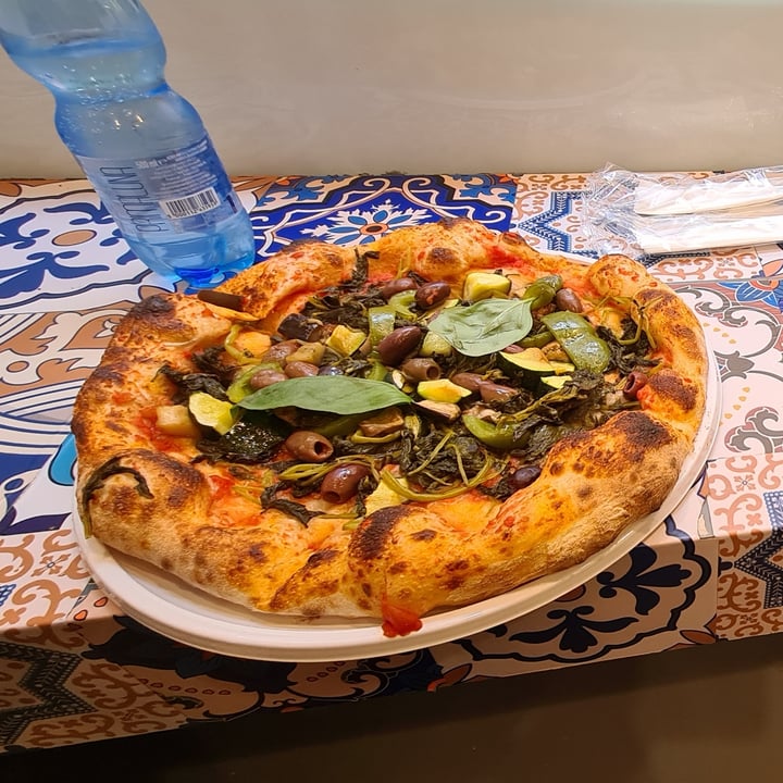 review photo of Peach Pit Pizzeria Donnarumma Pizza Vegan shared by @codyveg on 11 Jan 2022 - review