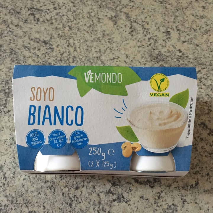 photo of Vemondo Yogurt alla soia shared by @danigf on  02 Nov 2022 - review
