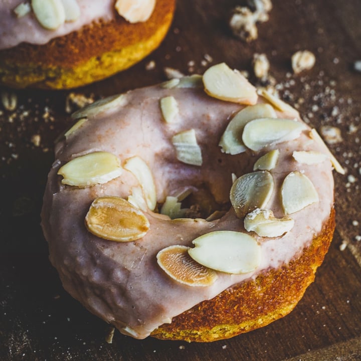 photo of Oat Couture Oatmeal Cafe Vegan Carrot Orange Almond Donut shared by @hungrylittleoren on  26 Jun 2021 - review