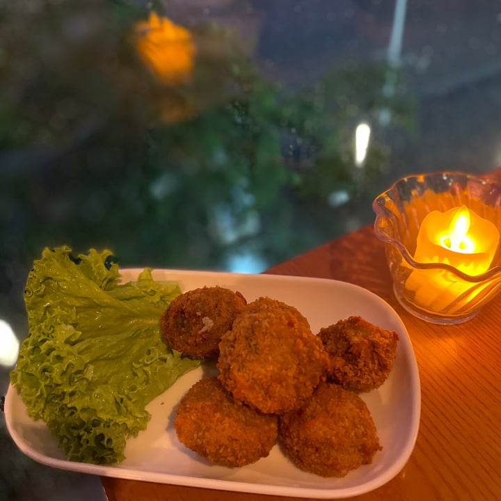 photo of nomVnom Bistro Mushroom Fritters shared by @applepancakes on  11 Jan 2021 - review