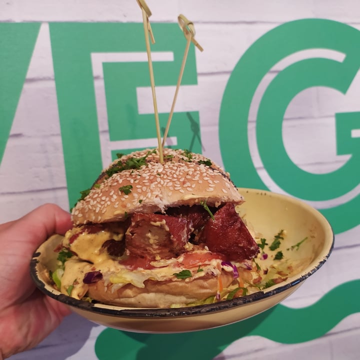 photo of Lekker Vegan Kloof Crunchy burger shared by @anmarwilding on  24 Dec 2020 - review