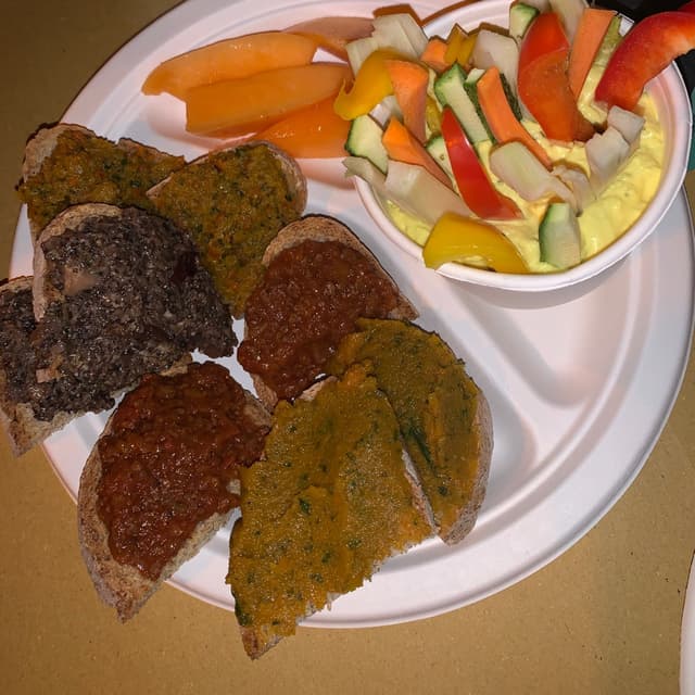 Photo of the dish “Crostini misti, Melone E Crudité con Maionese Vegan”