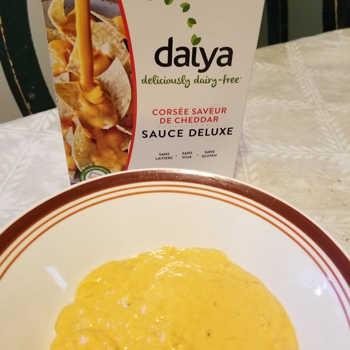 photo of Daiya Zesty Cheddar Style Deluxe Cheeeze Sauce shared by @lexi-pie on  29 Sep 2021 - review