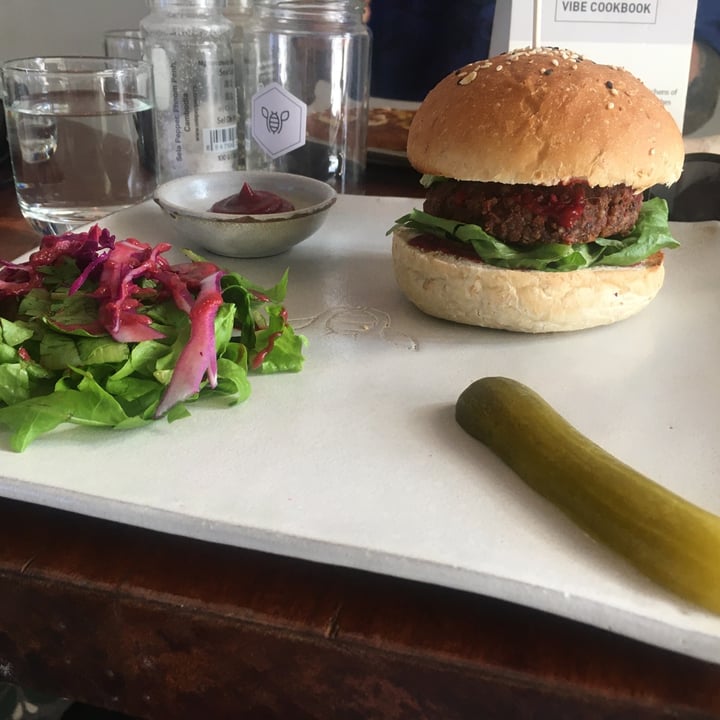 photo of VIBE Cafe Honest burger shared by @vvremixes on  03 May 2020 - review