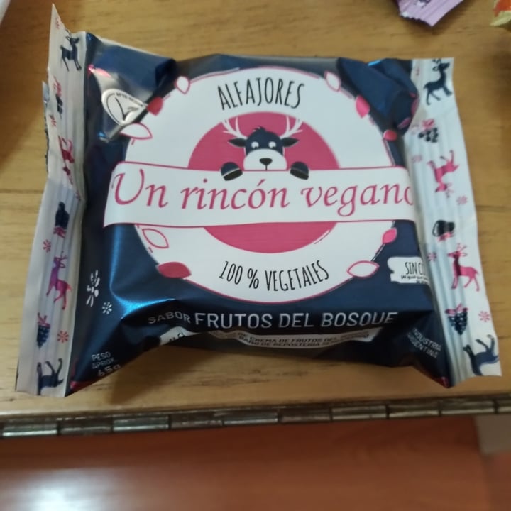 review photo of Un Rincón Vegano Alfajor de Frutos del Bosque shared by @saragr on 06 Jul 2021 - review