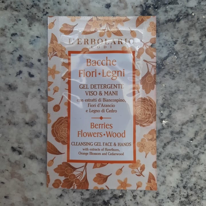 review photo of L' Erbolario Lodi Gel Detergente Bacche Fiori Legni shared by @lucreziaapii on 17 Sep 2022 - review