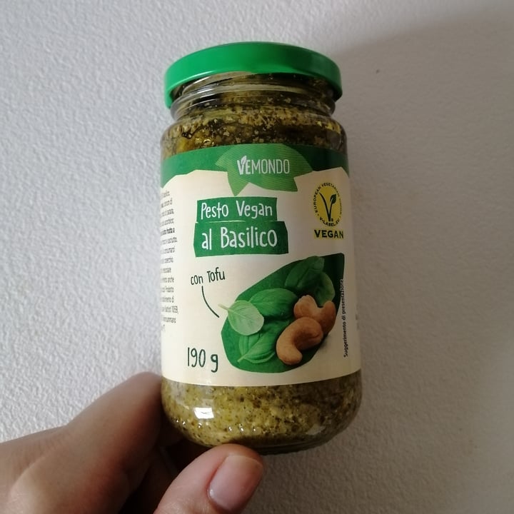 photo of Vemondo Pesto Vegan al Basilico con Tofu shared by @hollybtt on  21 Jan 2022 - review