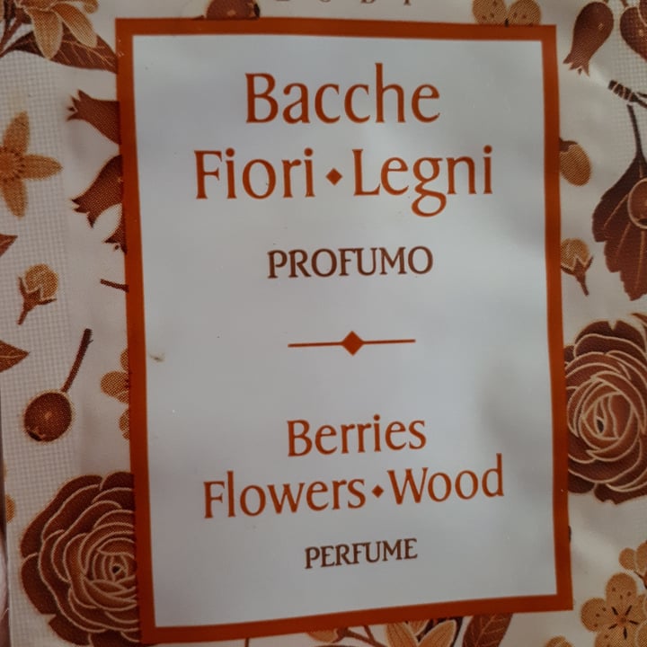 photo of L’Erbolario Bacche fiori e legni profumo shared by @ritavegan on  26 Sep 2022 - review