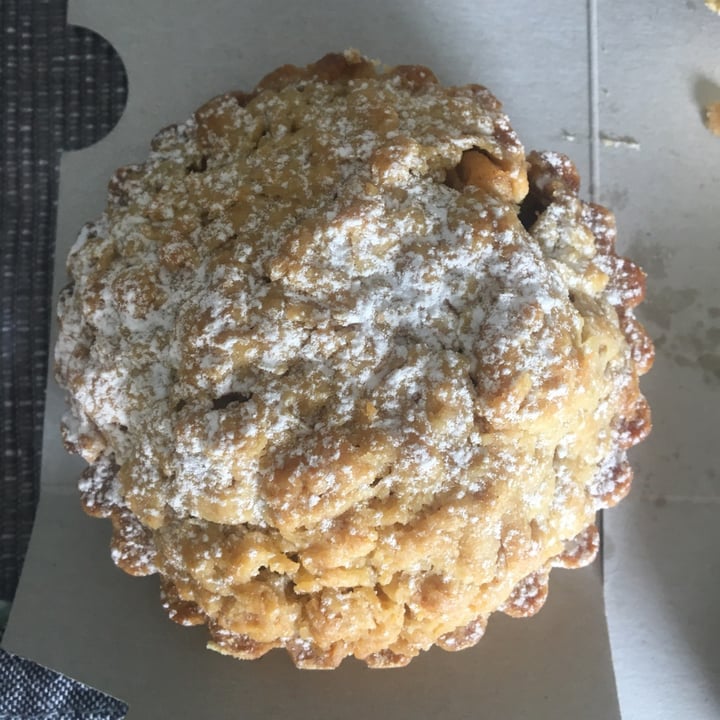 photo of Dolce Bakery Apple Crumble shared by @magdawrpa on  22 Nov 2020 - review