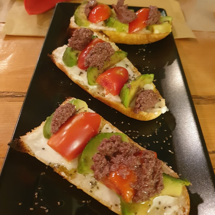 photo of Laganum Avocado Bruscetta shared by @thedronewhisperer on  18 Jul 2022 - review