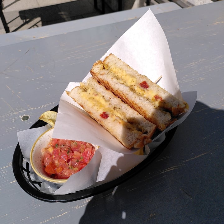photo of OM NOM NOM I Café & Feinkost Grilled Cheeze Sandwich shared by @takeo38a on  23 Apr 2022 - review