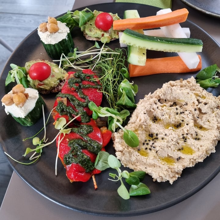 photo of Vegan's Prague Starter mix plate shared by @giugru on  29 Sep 2022 - review