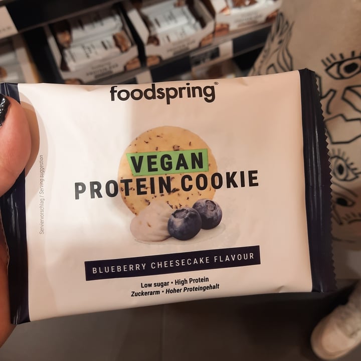 photo of Foodspring Vegan protein cookie - blueberry cheesecake flavour shared by @giuliadentice on  19 Sep 2022 - review