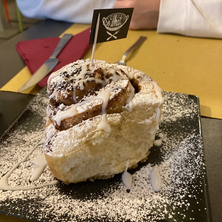 photo of So What?!? Cinnamon Rolls shared by @giuliaparashi on  08 Dec 2020 - review