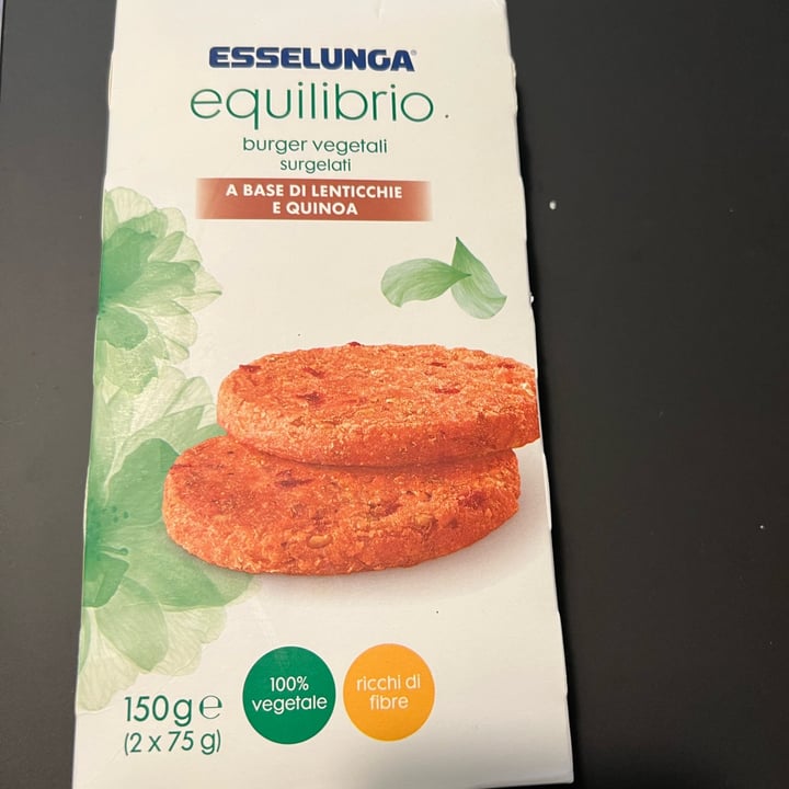 photo of Esselunga Burger vegetali a base di lenticchie e quinoa shared by @sabibi on  13 May 2022 - review
