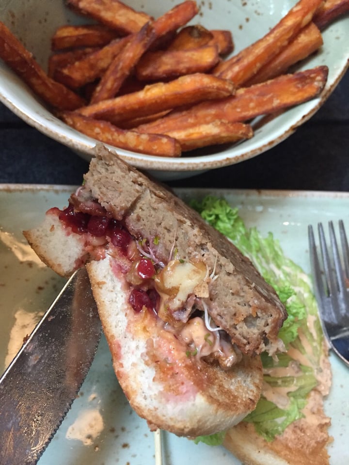 review photo of Hans Im Glück German Burgergrill Vegan burgers shared by @towmato on 11 Jul 2018 - review