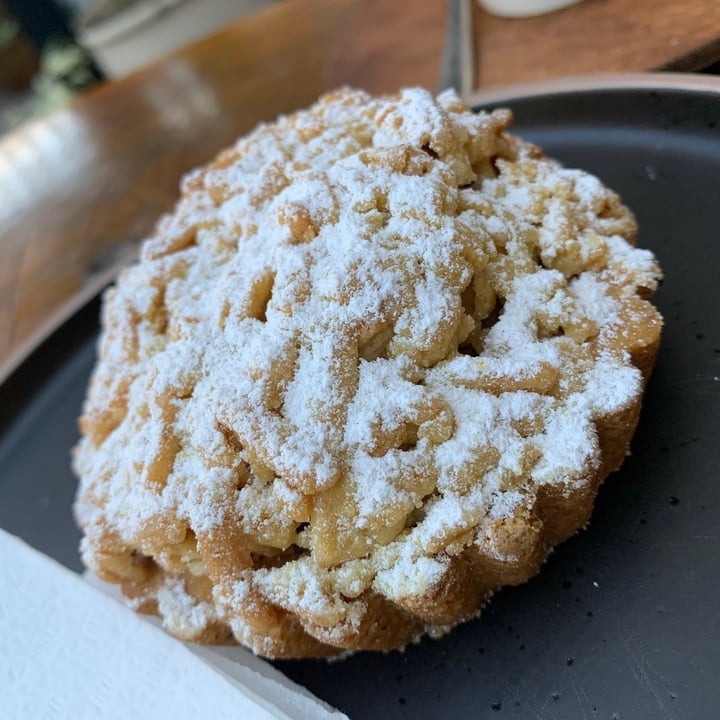 photo of Dolce Bakery Apple Crumble shared by @anthea on  09 Jun 2021 - review