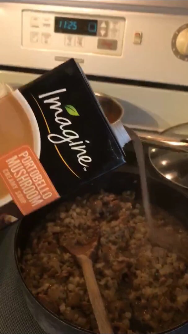 photo of Imagine Foods Creamy Portobello Mushroom Soup shared by @tryingveganwithmario on  22 Nov 2018 - review