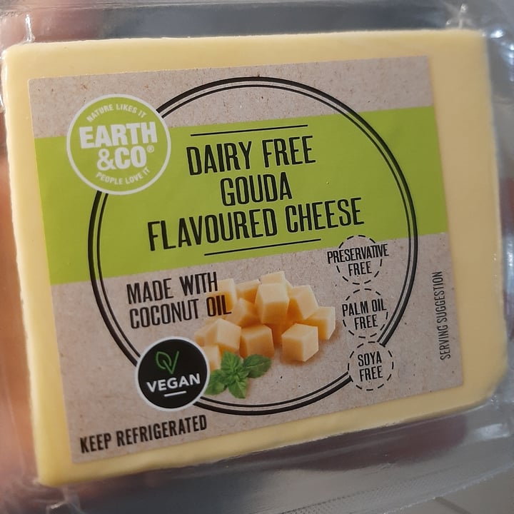 review photo of Earth & Co Dairy Free Gouda Flavoured Cheese Slices shared by @marissav on 16 Jun 2021 - review