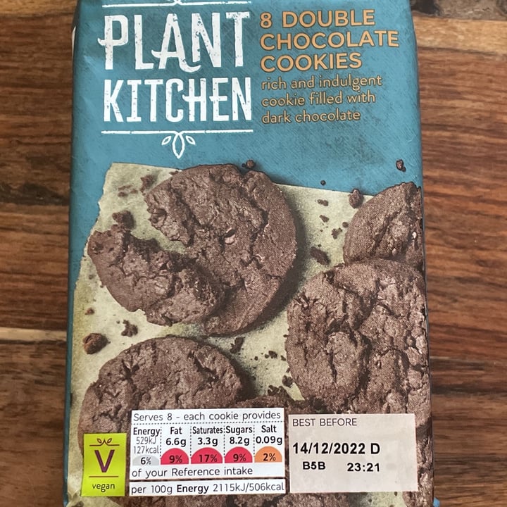 photo of Plant Kitchen (M&S) 8 Double Chocolate Cookies shared by @earthsoul on  15 Sep 2022 - review