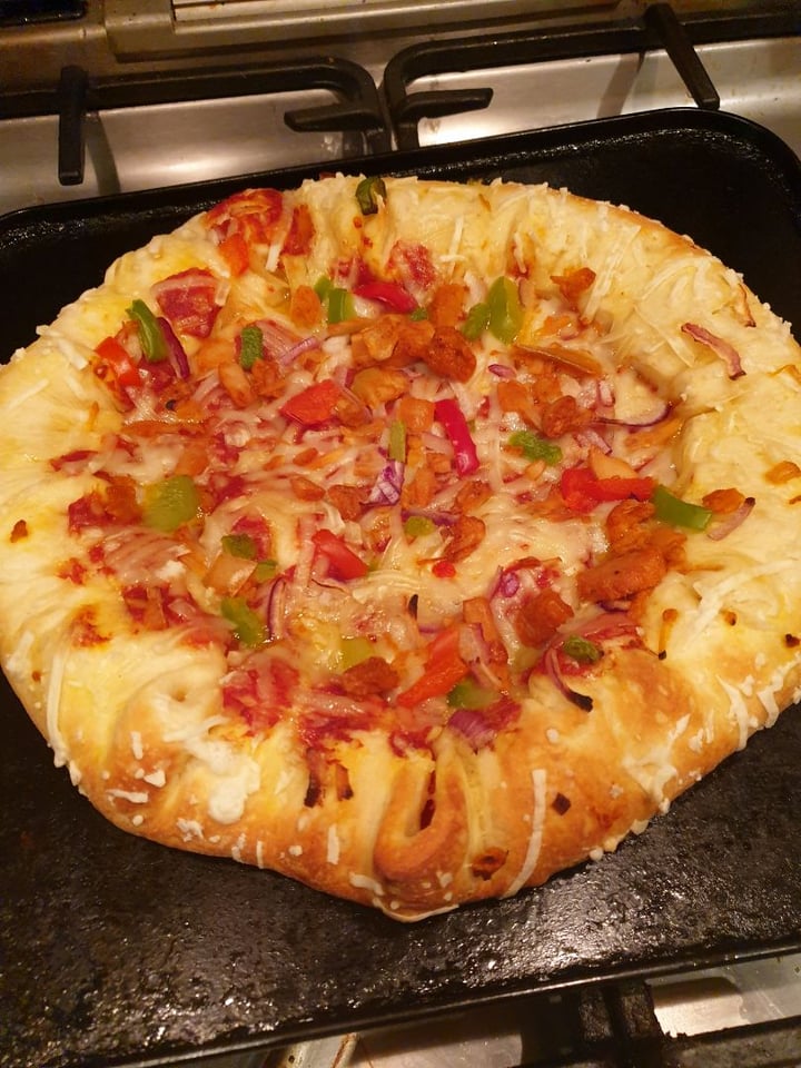 review photo of Chicago Town Tomato Stuffed Crust Takeaway Sticky Bbq Jackfruit Pizza shared by @thechosenlucy on 16 Jan 2020 - review